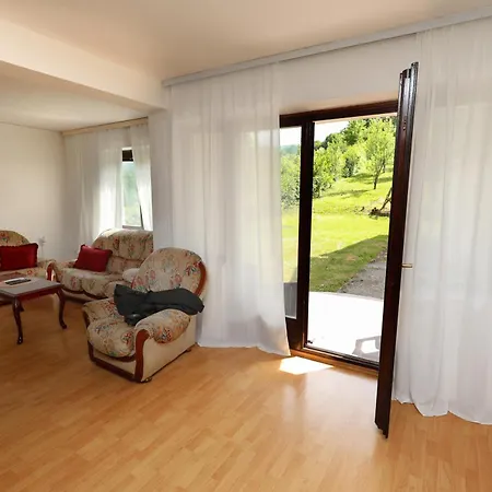 Bella Home! A Piece Of Countryside, Nature But Close To Center Of ! Garage ! 4 Bedrooms * Banja Luka