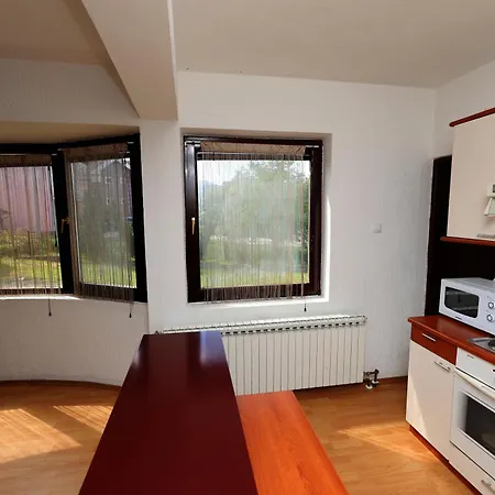 Villa Bella Home! A Piece Of Countryside, Nature But Close To Center Of ! Garage ! 4 Bedrooms *