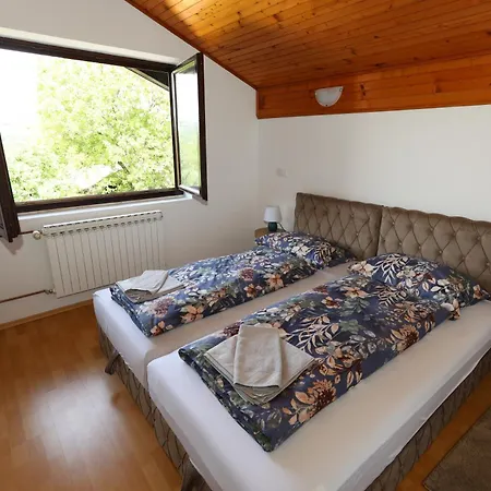 Villa Bella Home! A Piece Of Countryside, Nature But Close To Center Of ! Garage ! 4 Bedrooms Banja Luka