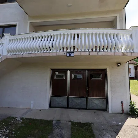 Bella Home! A Piece Of Countryside, Nature But Close To Center Of ! Garage ! 4 Bedrooms Вилла *