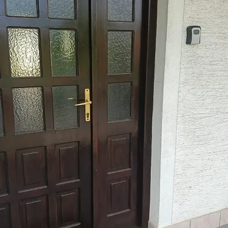 Bella Home! A Piece Of Countryside, Nature But Close To Center Of ! Garage ! 4 Bedrooms * Banja Luka