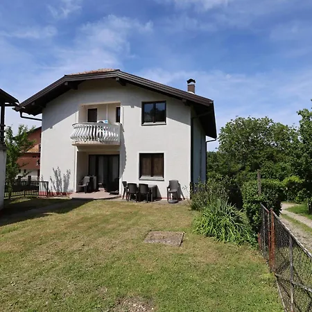 Вилла Bella Home! A Piece Of Countryside, Nature But Close To Center Of ! Garage ! 4 Bedrooms Баня-Лука